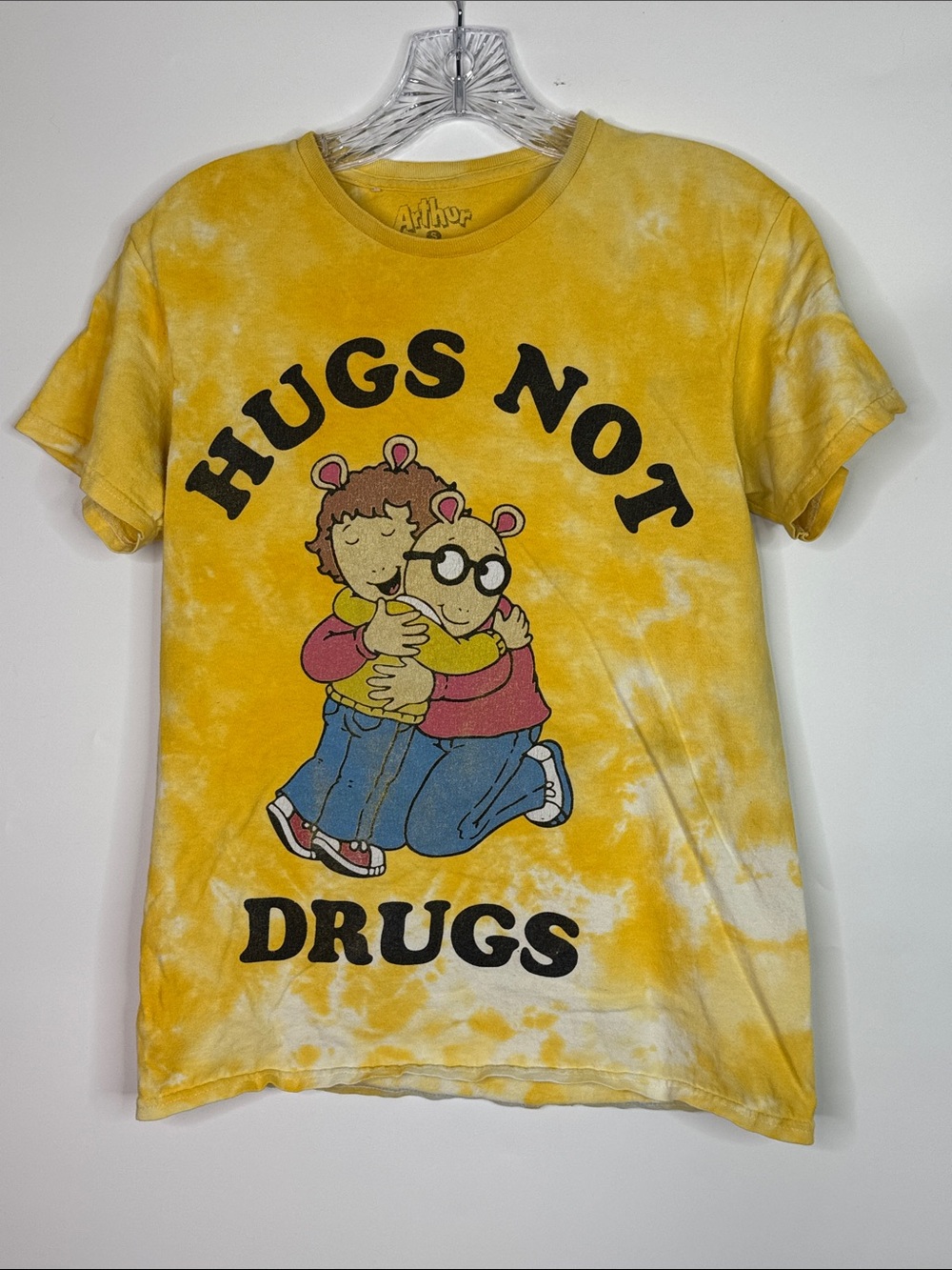 Arthur And D.W. Hugs Not Drugs Yellow Tie Dye Tshirt Size Small